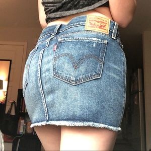 Levi’s mini skirt